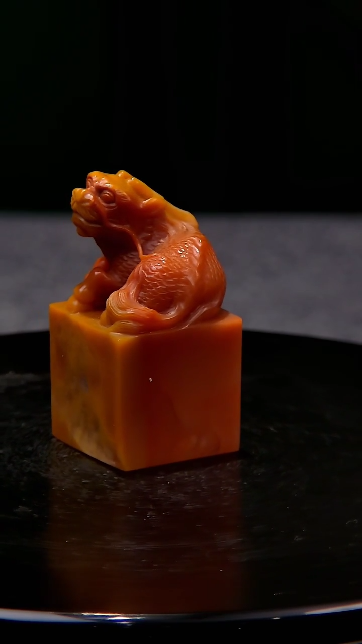 【闪购商品】田黄石红星田麒麟雕钮