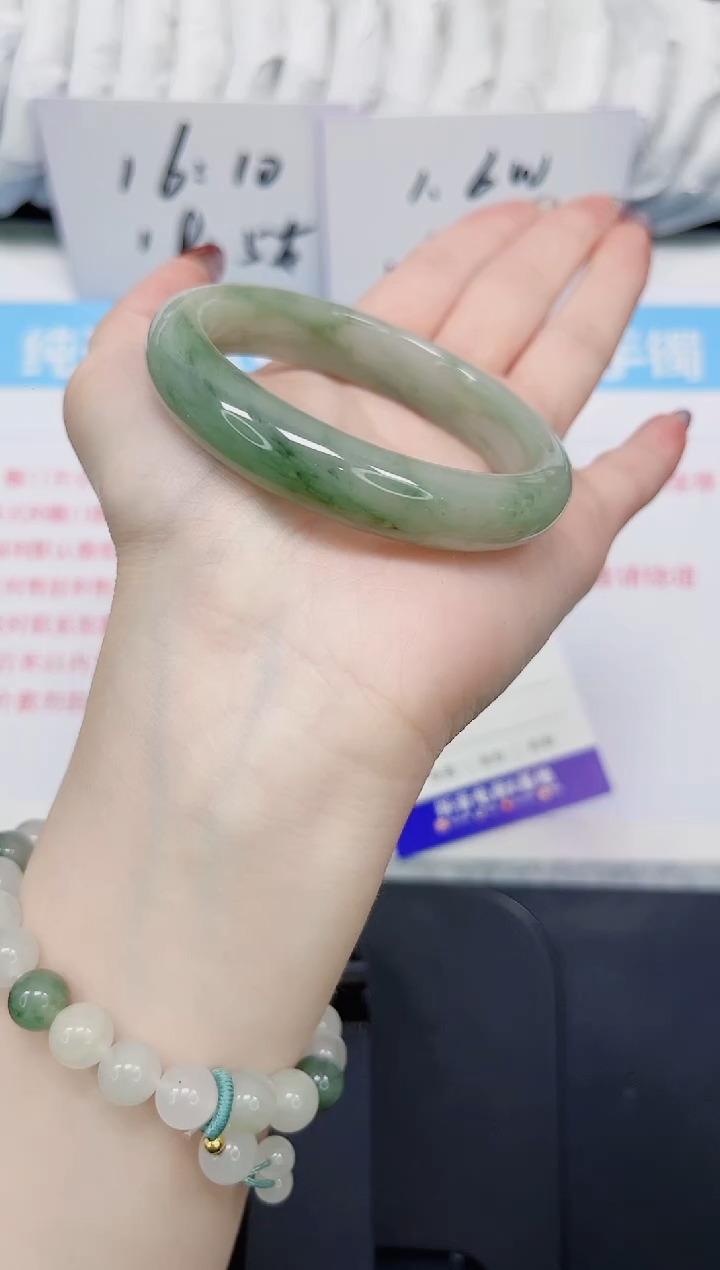 【闪购商品】石英质玉手镯未镶嵌155