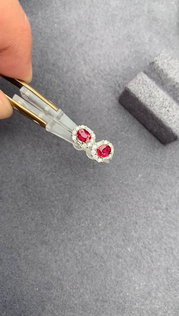 【闪购商品】红宝石耳钉18K金镶嵌80分无烧红宝石耳钉