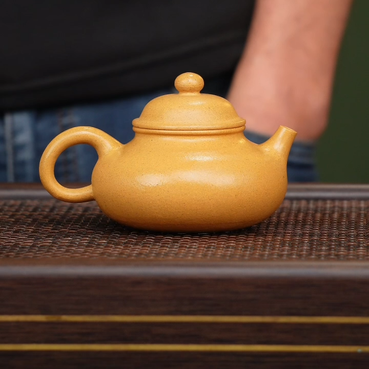 宜兴紫砂原矿半手段泥容天160cc左右