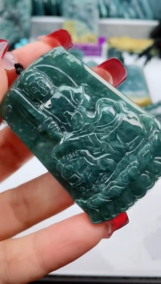 【闪购商品】翡翠颈饰未镶嵌              