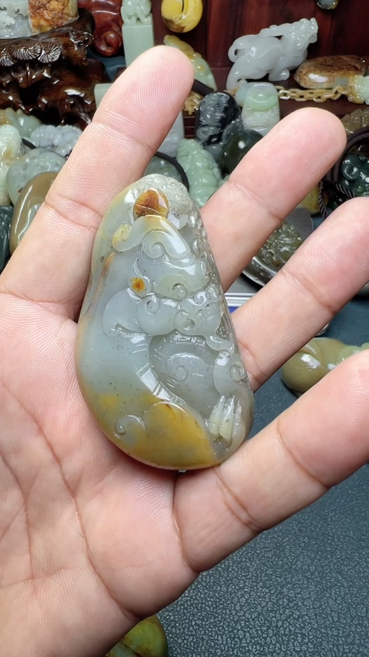 和田玉未镶嵌把件-