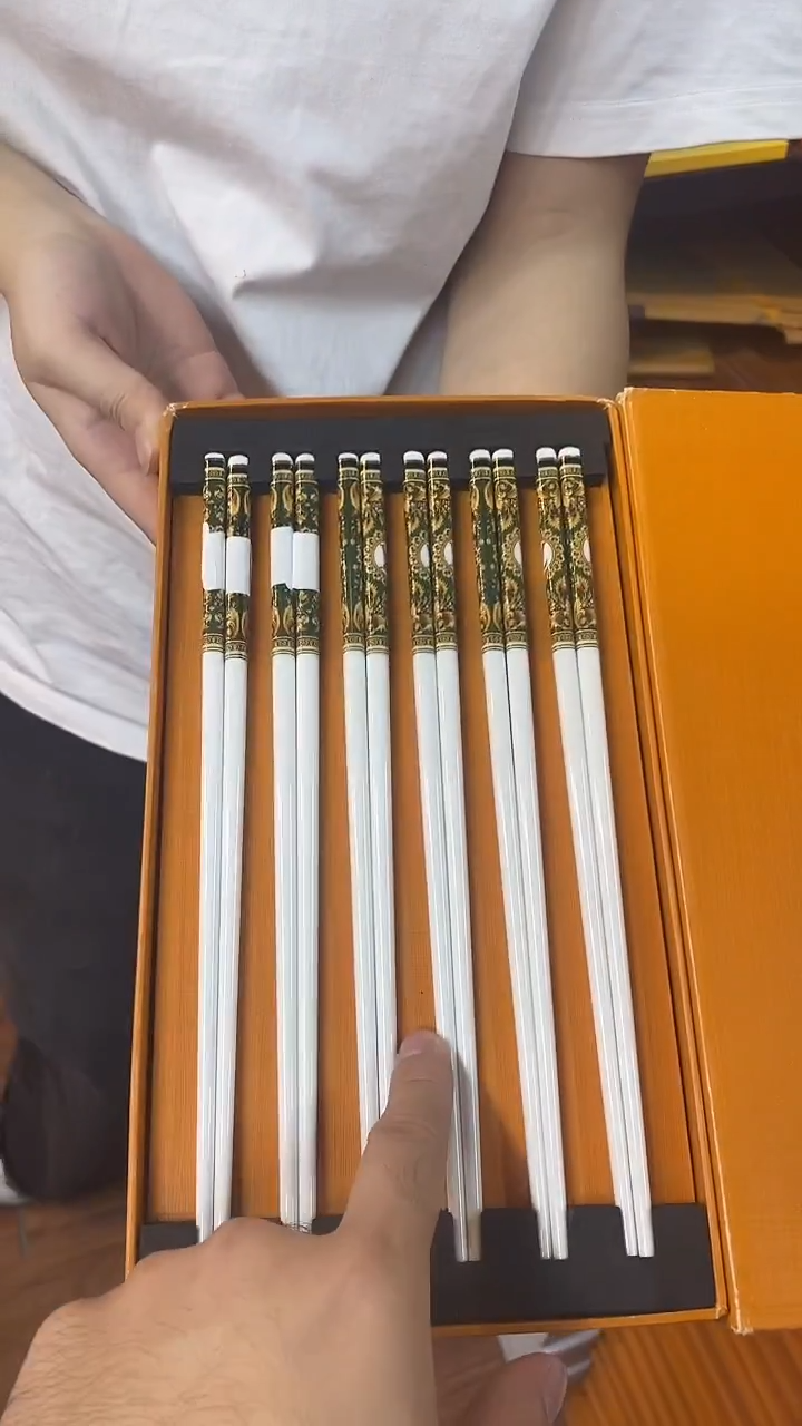 杯鸿辉家品牌瓷器，京东包邮！