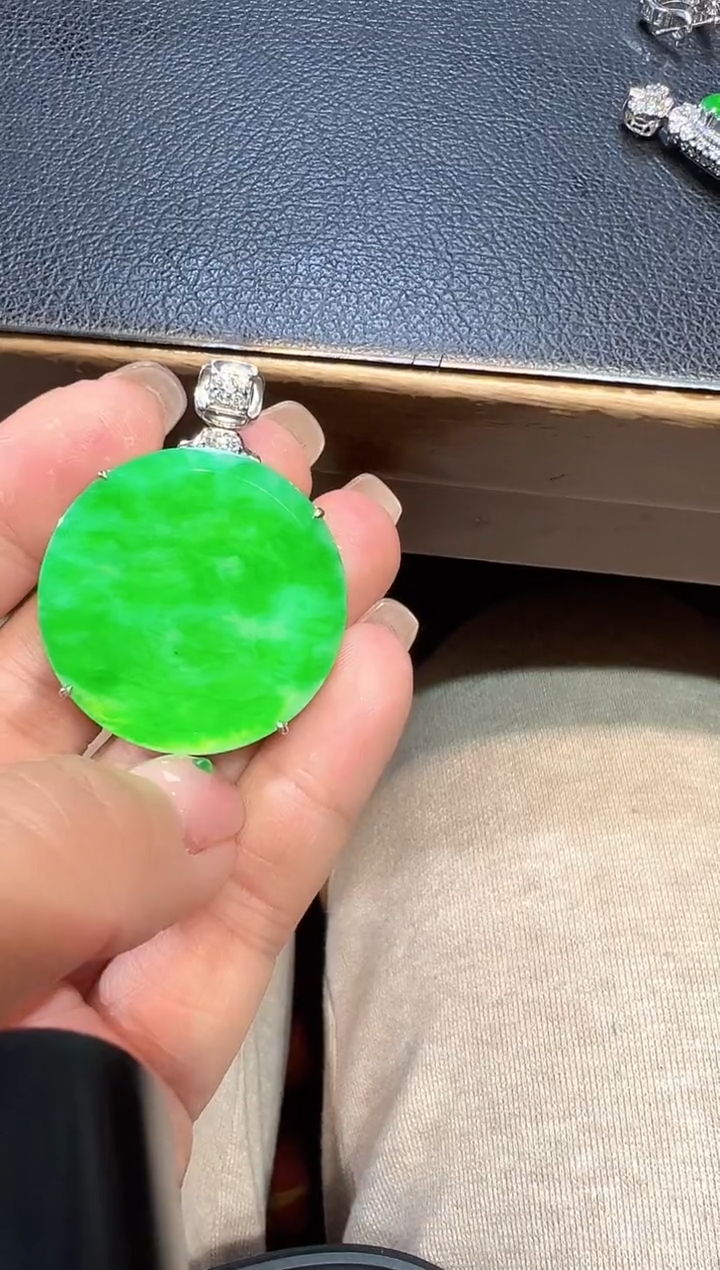 【闪购商品】翡翠颈饰18K金镶嵌无事牌