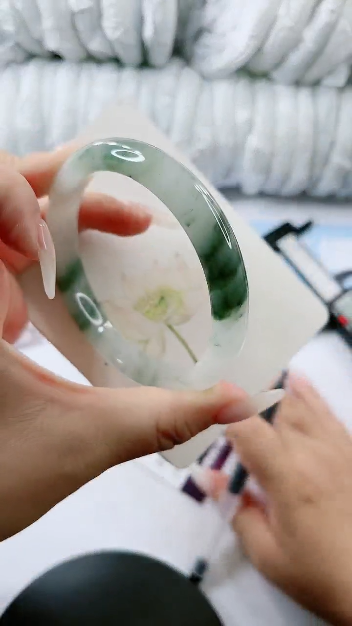 【闪购商品】石英质玉手镯未镶嵌多样性发货V423