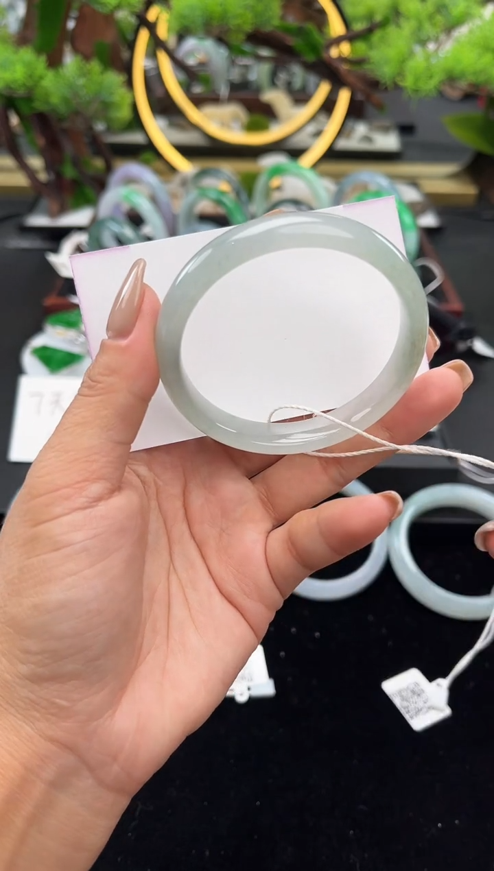 未镶嵌手镯翡翠手镯