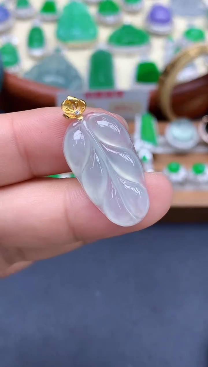 颈饰18K金镶嵌翡翠47-中国好珍宝