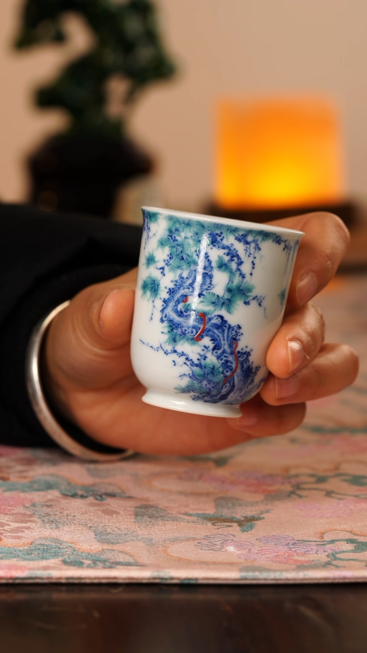 【闪购商品】瓷片望玉斗彩绿松闻香杯