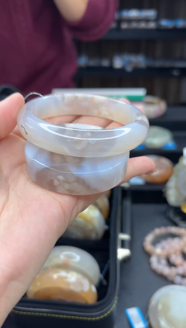 【闪购商品】石英质玉手镯未镶嵌188（58圈赠送镯心）