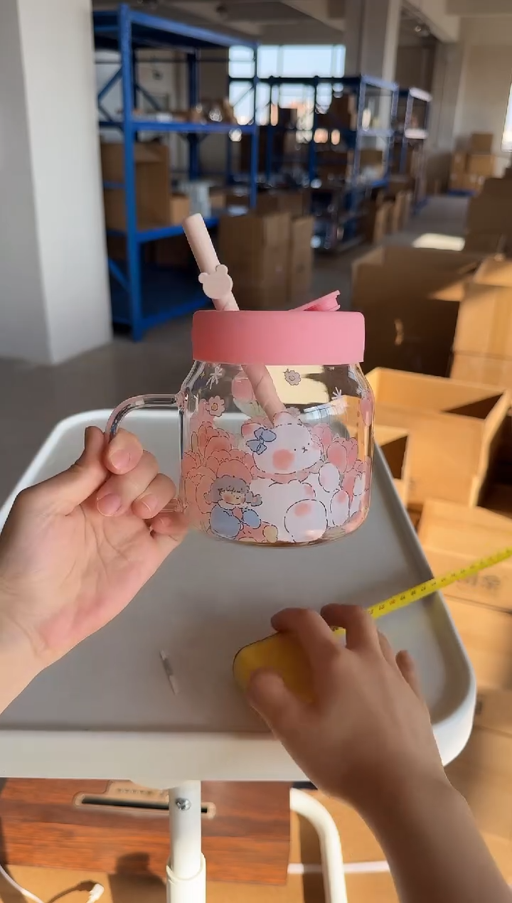 瓷片小兔子女孩吸管杯