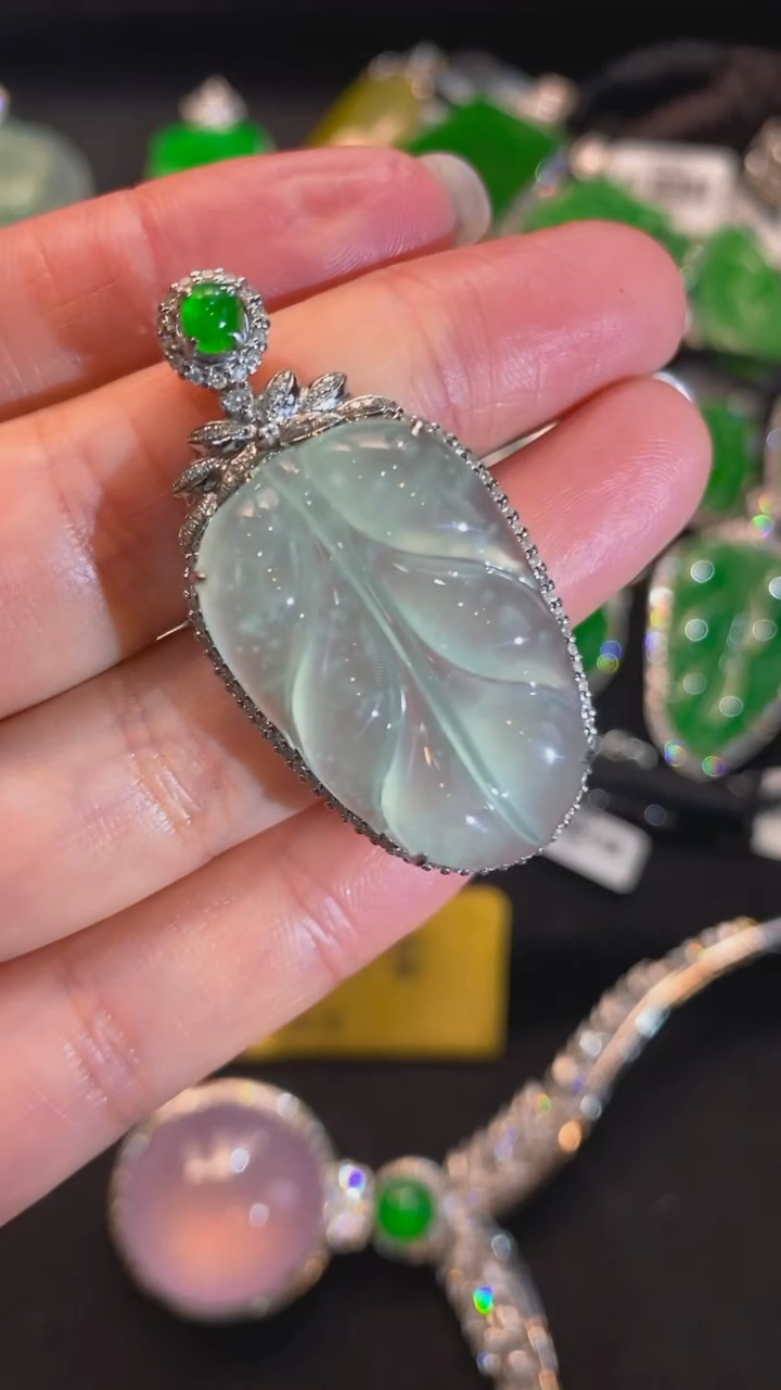【闪购商品】翡翠颈饰未镶嵌暴风雪叶子