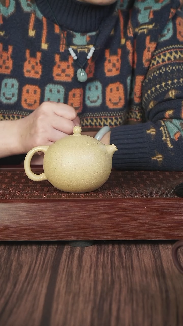 【闪购商品】紫砂茶壶xj  本绿   掌上明珠
