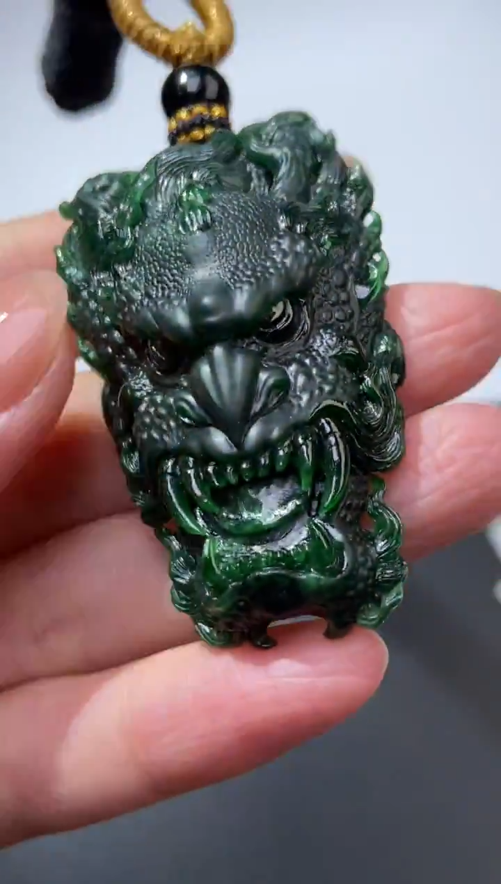 未镶嵌挂件翡翠377395  多人