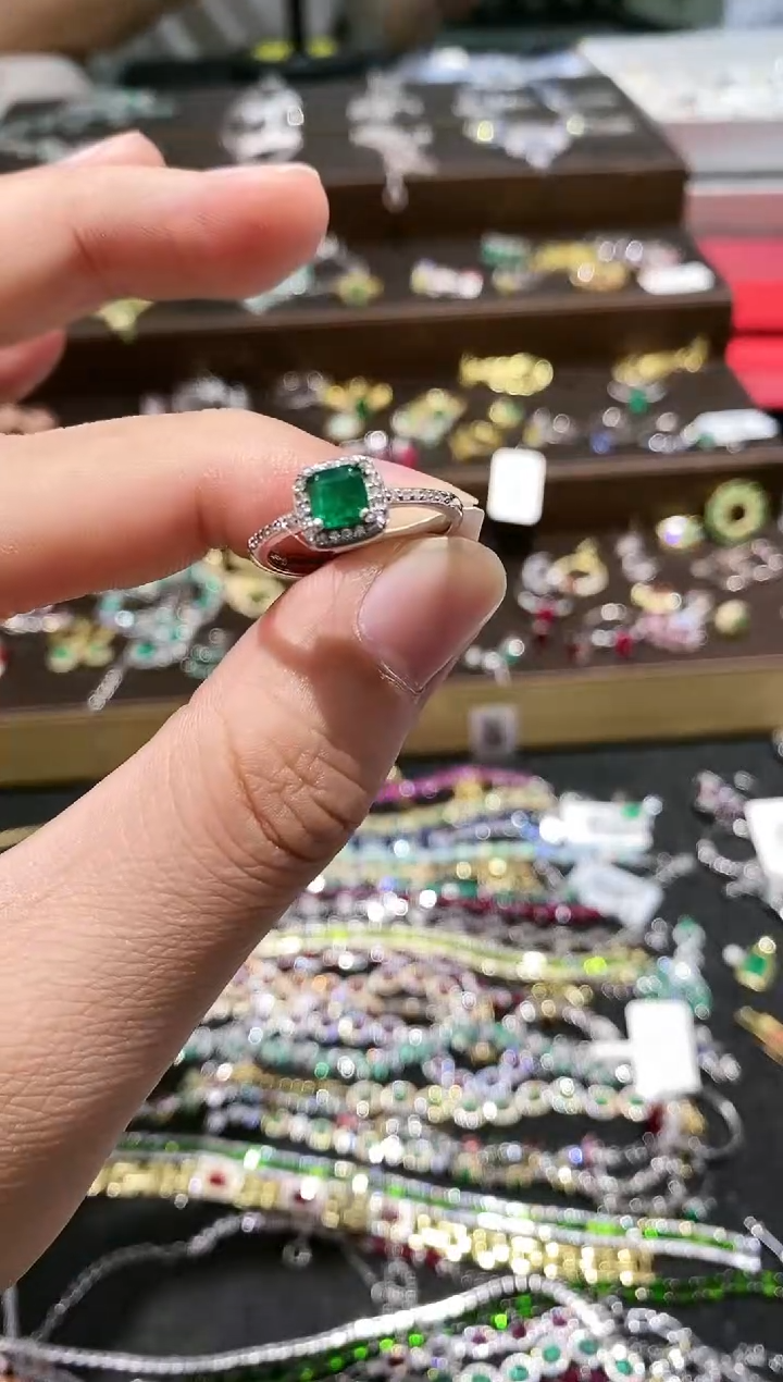 【闪购商品】祖母绿戒指银S925镶嵌戒指