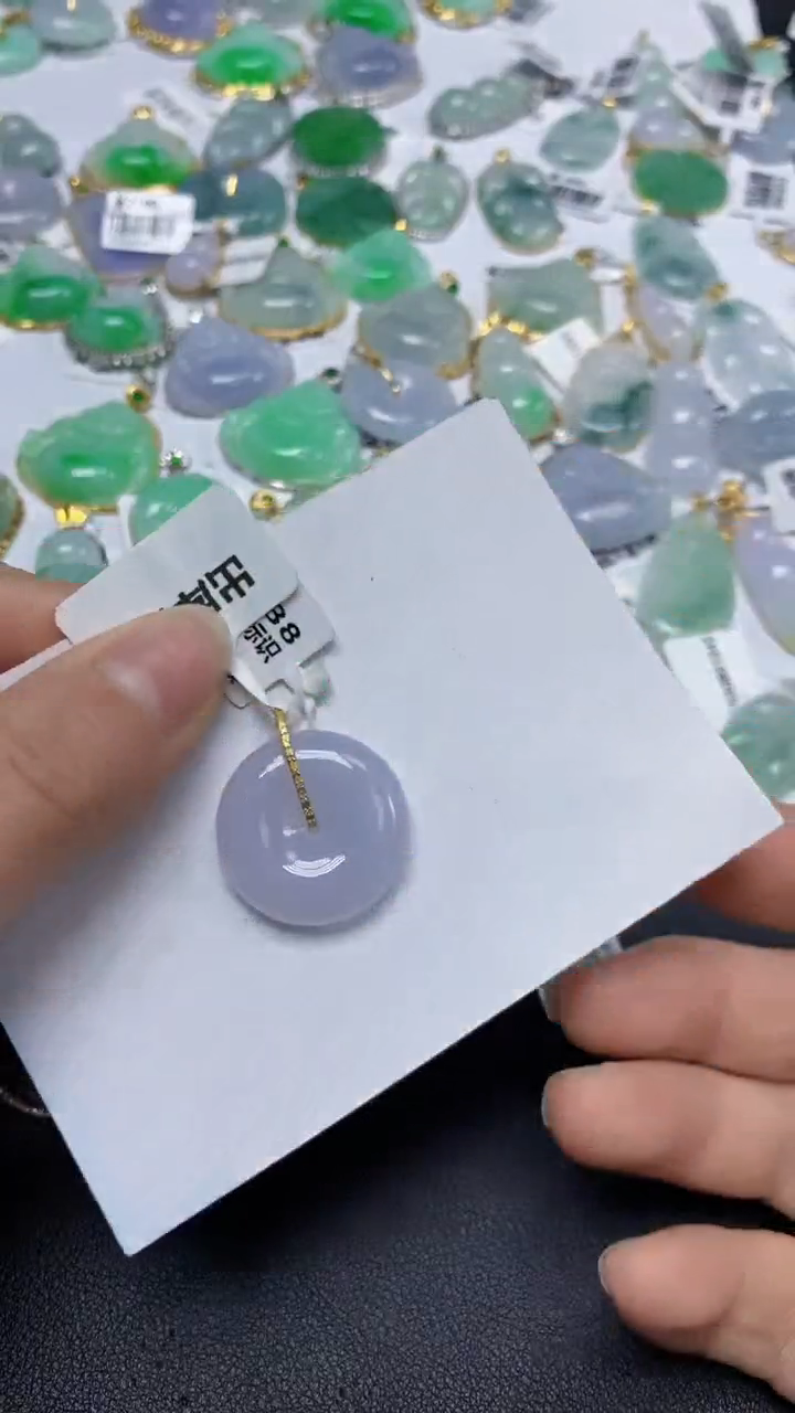 翡翠18K金镶嵌颈饰天然缅甸翡翠A货