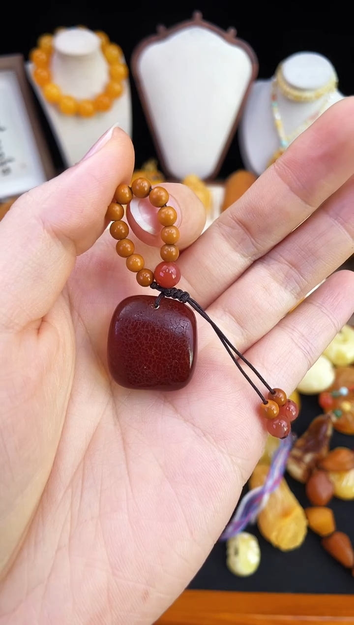 琥珀未镶嵌珠宝奇石柒月