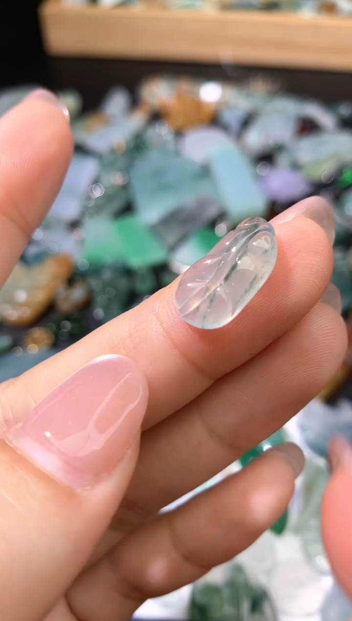 颈饰未镶嵌翡翠吊坠