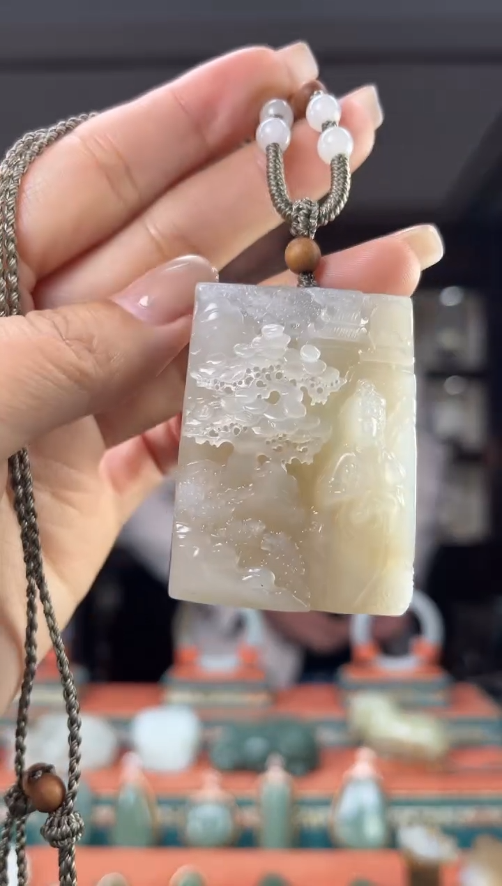 颈饰未镶嵌和田玉佩佩