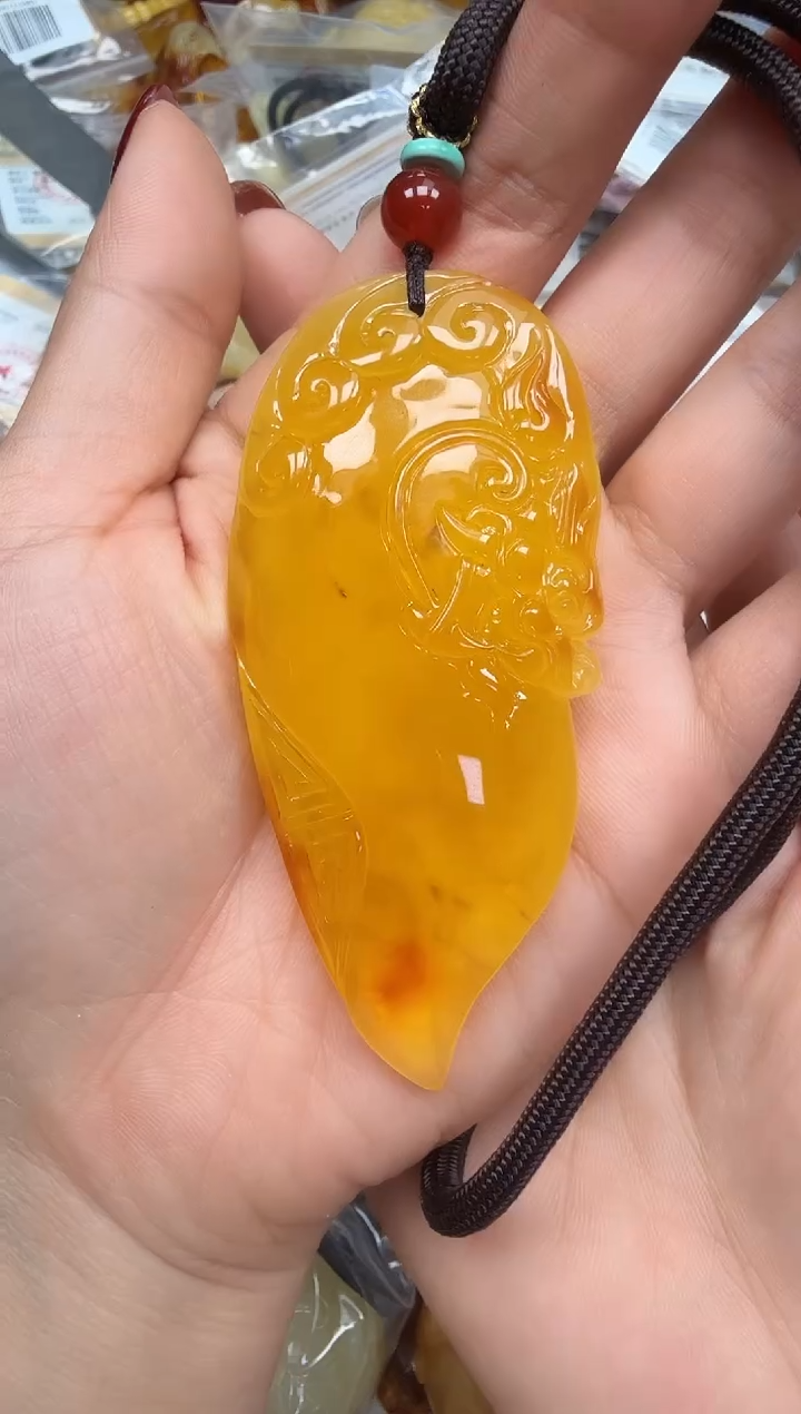 裸石琥珀未镶嵌如图