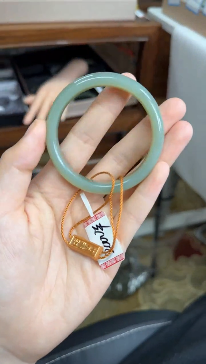 未镶嵌手镯和田玉50