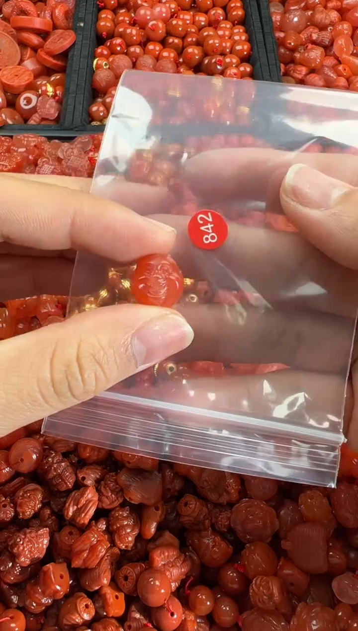 【闪购商品】南红玛瑙颈饰未镶嵌1