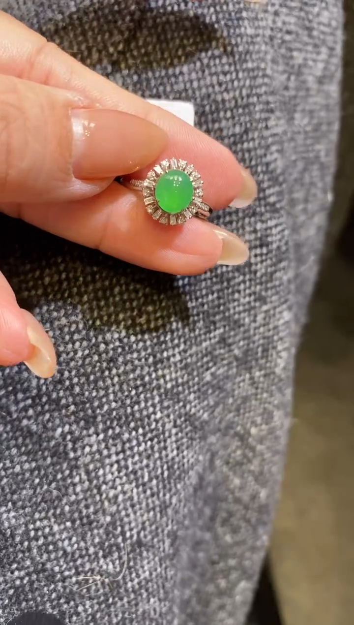 18K金镶嵌戒指翡翠星*戒指