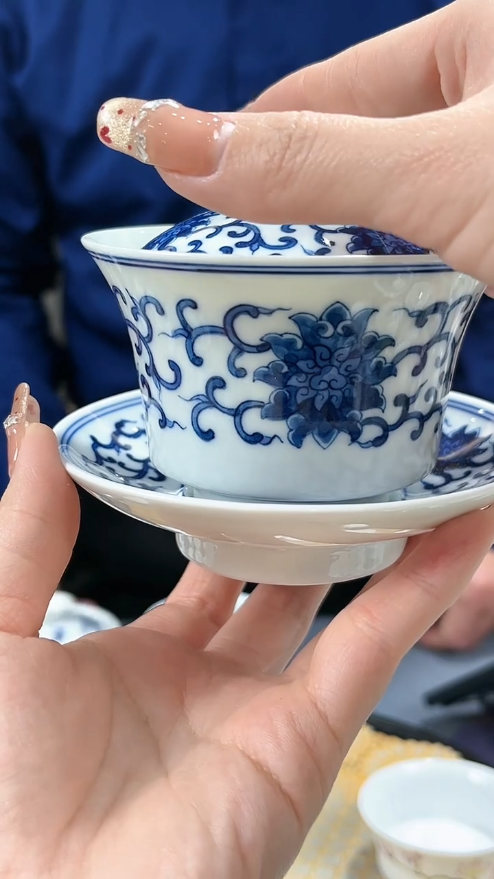 【闪购商品】官窑瓷画院742官窑瓷画院缠枝莲马蹄盖碗