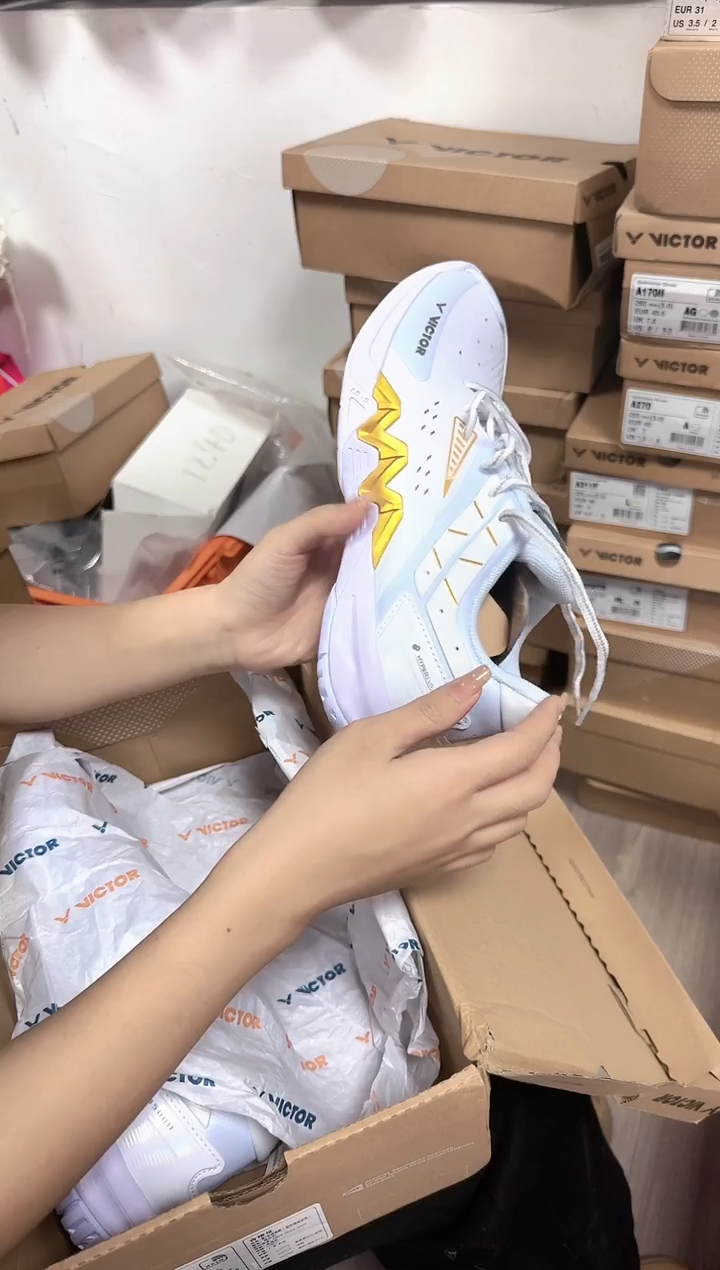 威克多正品微瑕    33  8500iia   41码