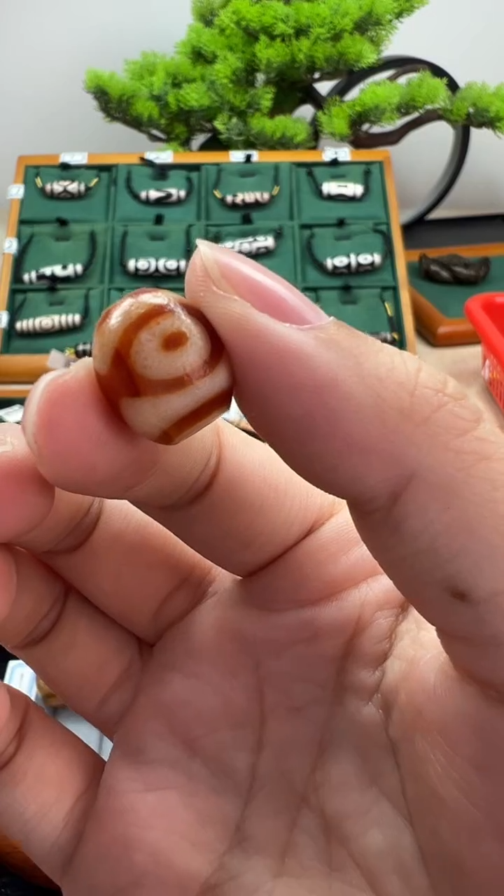 玛瑙/玉髓（覆膜）颈饰未镶嵌69.（微瑕随机发货）