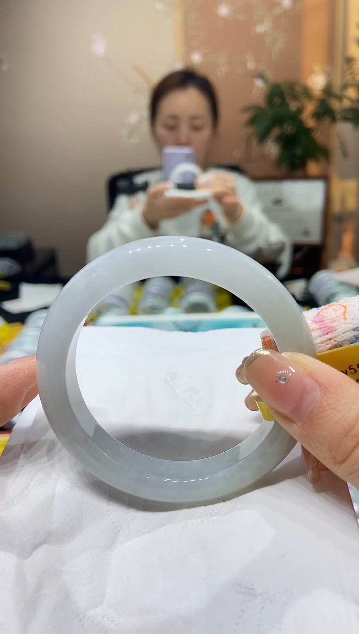 【闪购商品】翡翠手镯未镶嵌565 7圈口