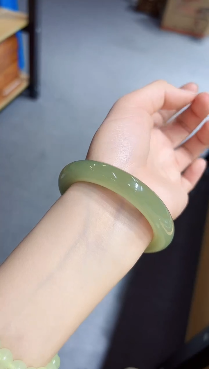 【闪购商品】和田玉手镯未镶嵌V2049和田玉手镯 56