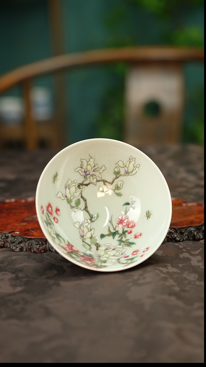 粉彩手绘花卉主人杯