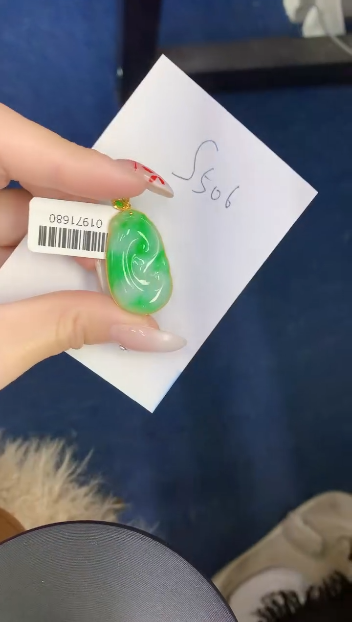 【闪购商品】翡翠颈饰18K金镶嵌0000000000