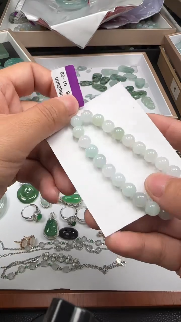 【闪购商品】翡翠颈饰未镶嵌手串