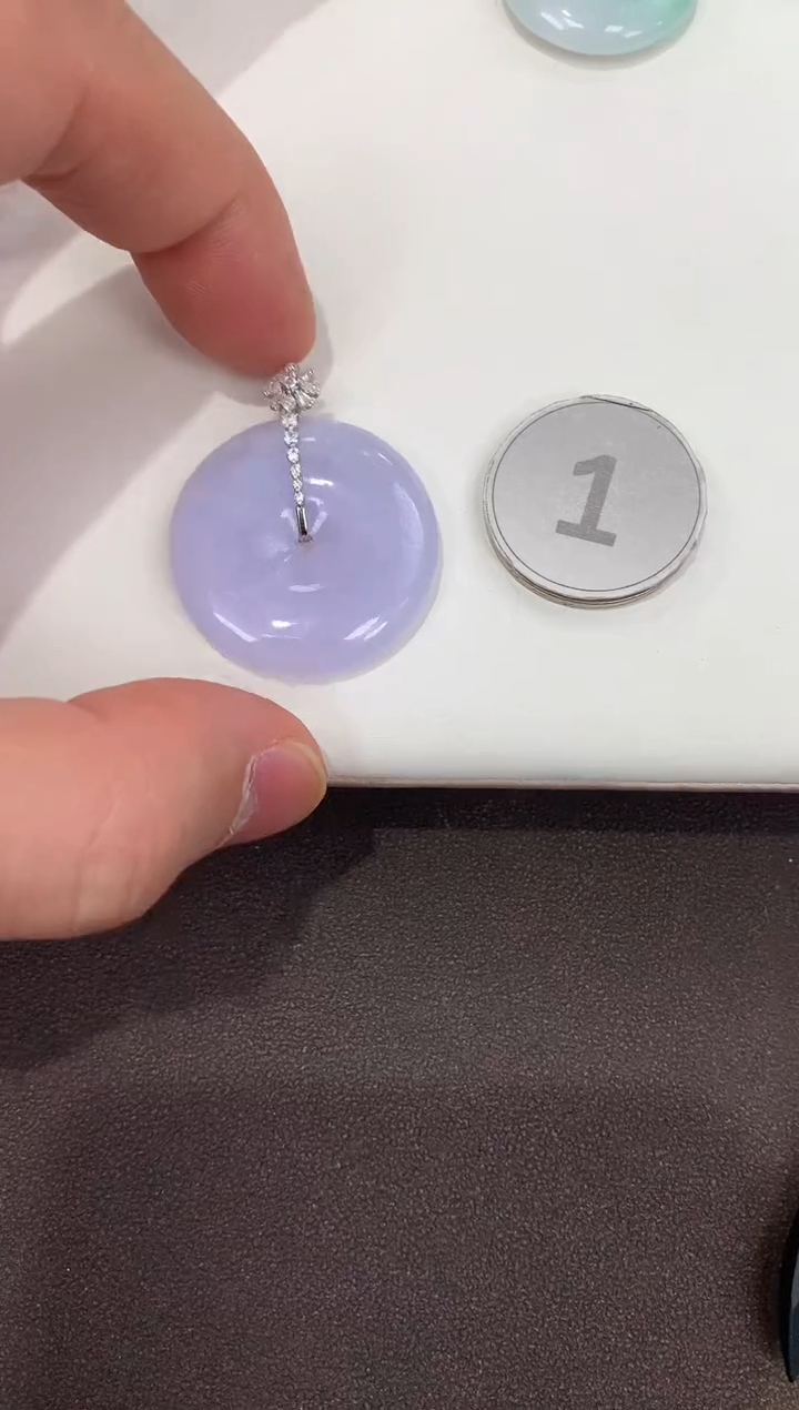 颈饰18K金镶嵌翡翠天然缅甸A货翡翠