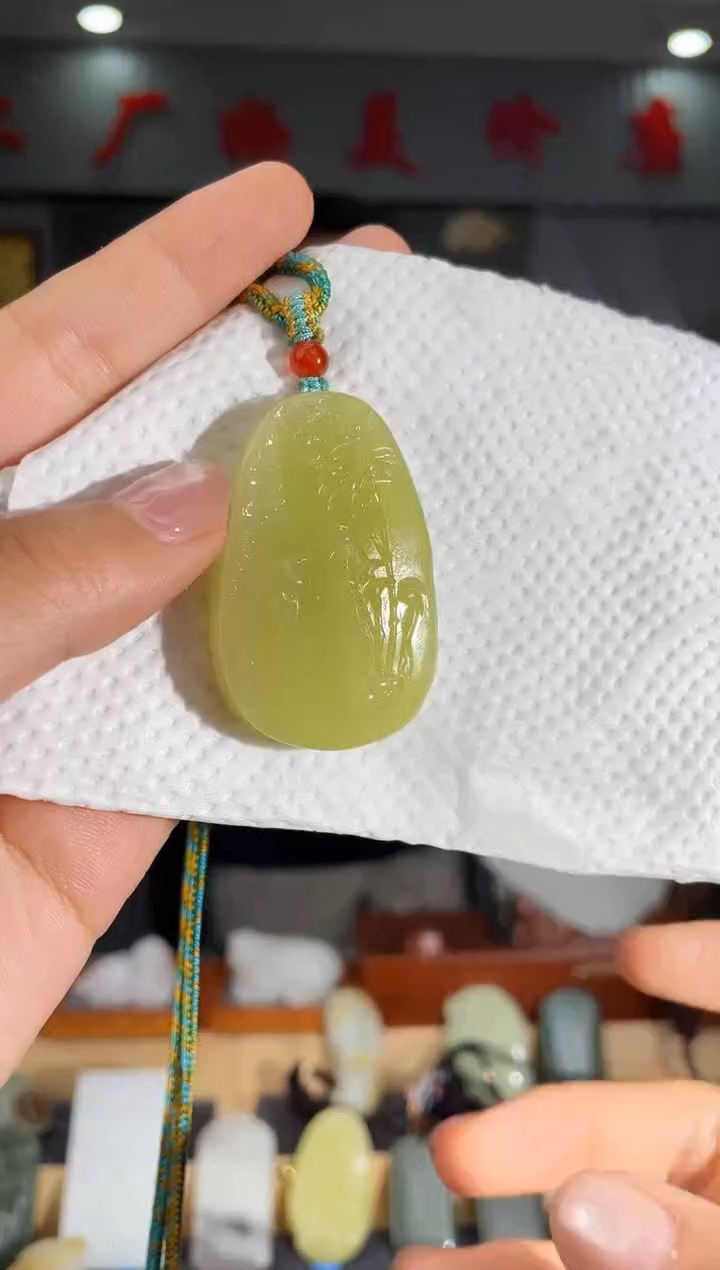 和田玉未镶嵌颈饰1