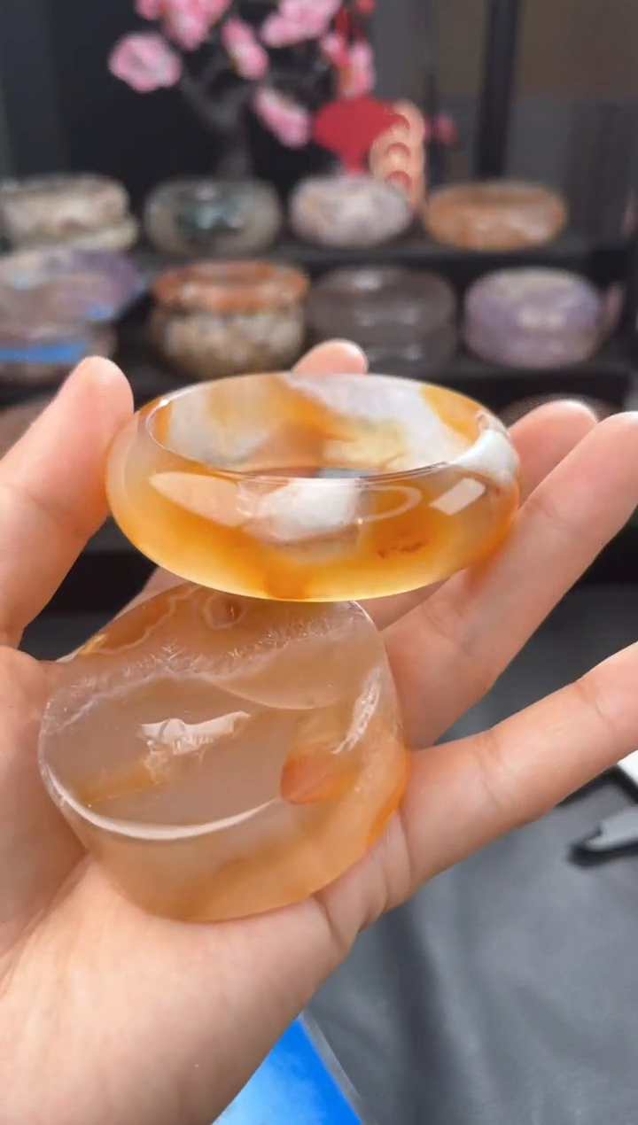 【闪购商品】石英质玉手镯未镶嵌55