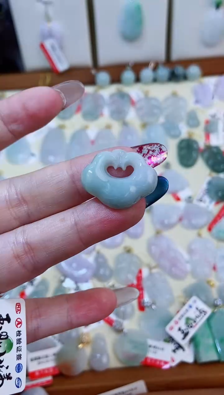 【闪购商品】翡翠颈饰未镶嵌天然缅甸A货翡翠颈饰配绳带礼盒