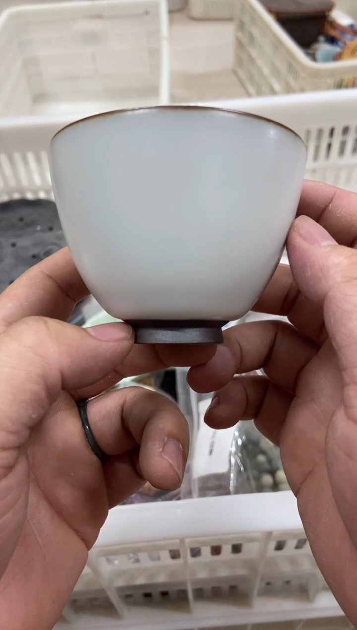 无运费险有瑕疵的摄影的产品有使用过的痕迹有点脏介意勿拍