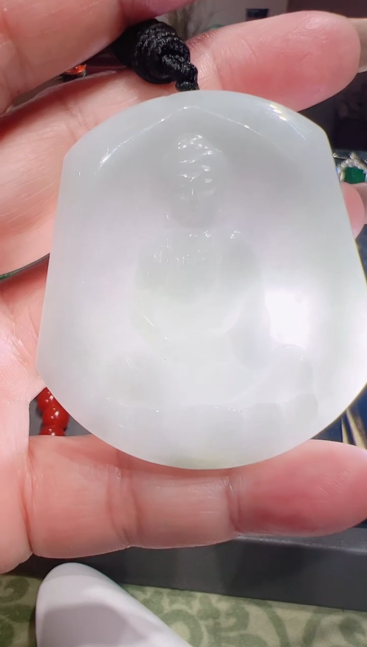 【闪购商品】翡翠颈饰未镶嵌202512238
