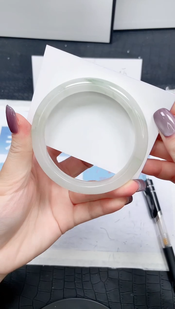 【闪购商品】石英质玉手镯未镶嵌183-63