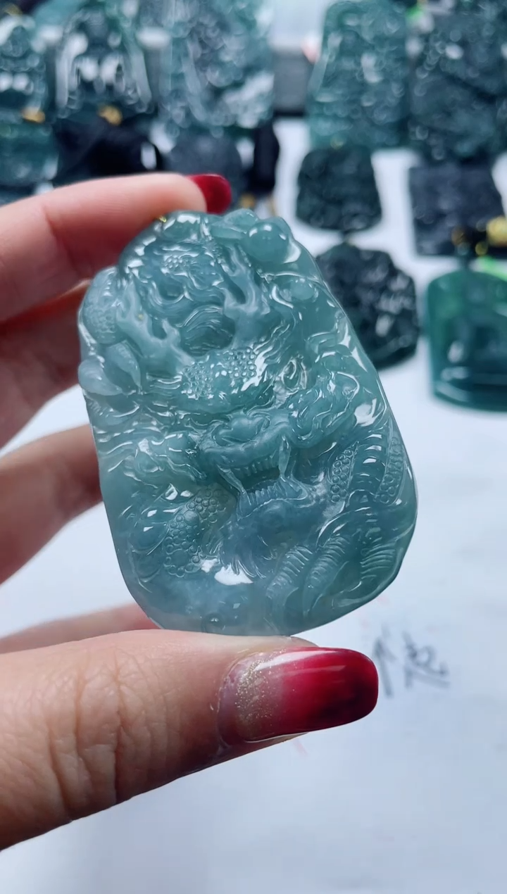 【闪购商品】翡翠颈饰未镶嵌               