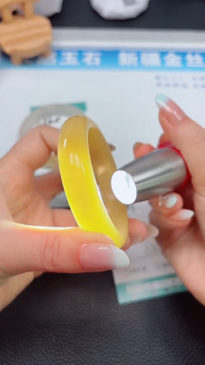 【闪购商品】石英质玉手镯未镶嵌161---54