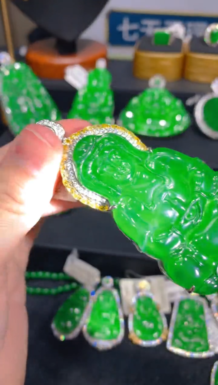 【闪购商品】翡翠颈饰未镶嵌25一季