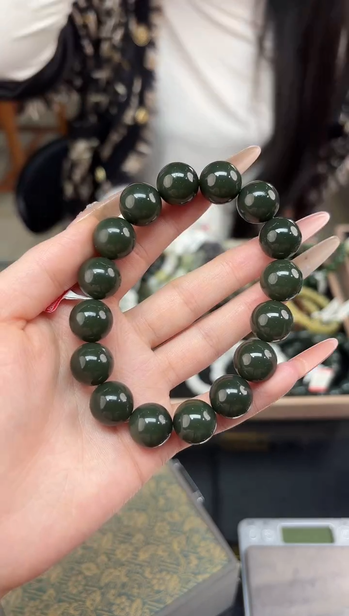 未镶嵌手串和田玉董小姐推荐 多样性发货 拍一发一szq14