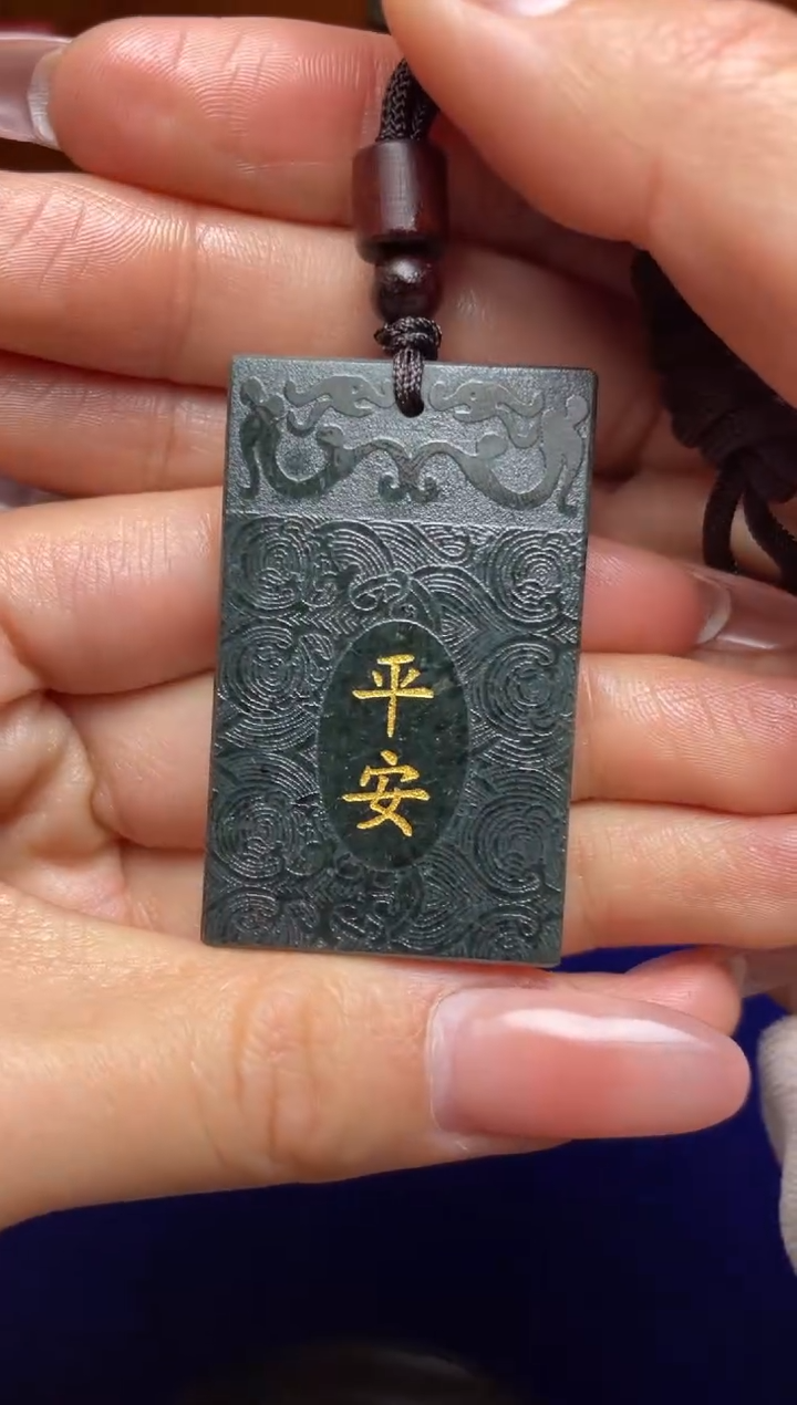 未镶嵌和田玉把件五**尊和田玉