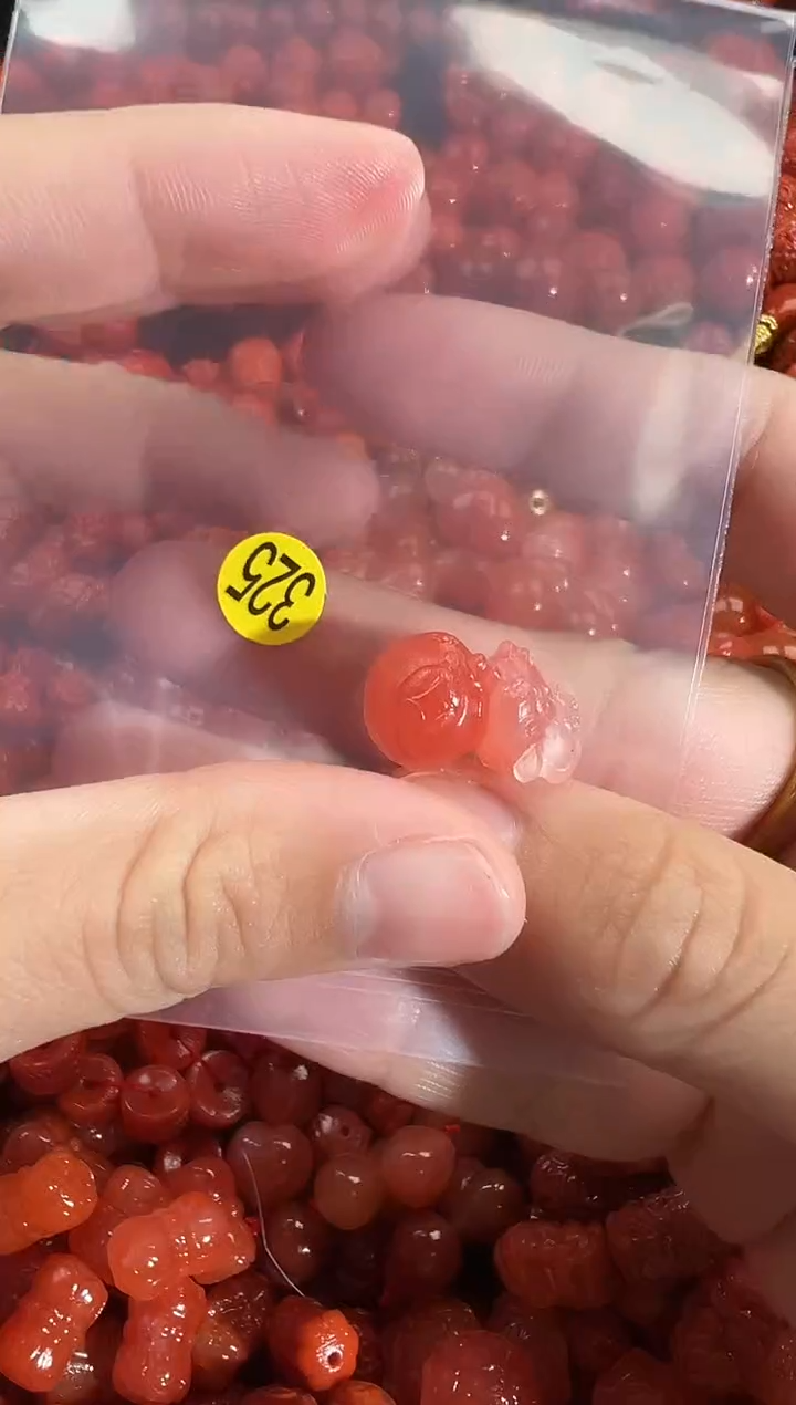 颈饰未镶嵌南红玛瑙1