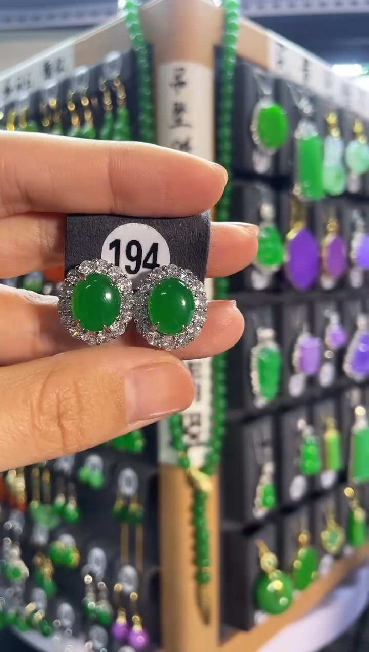 【闪购商品】翡翠耳饰银S925镶嵌194...