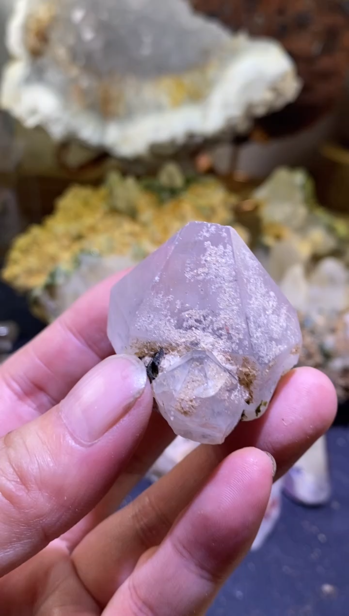 未镶嵌珠宝半成品水晶46号四川美姑花园水晶