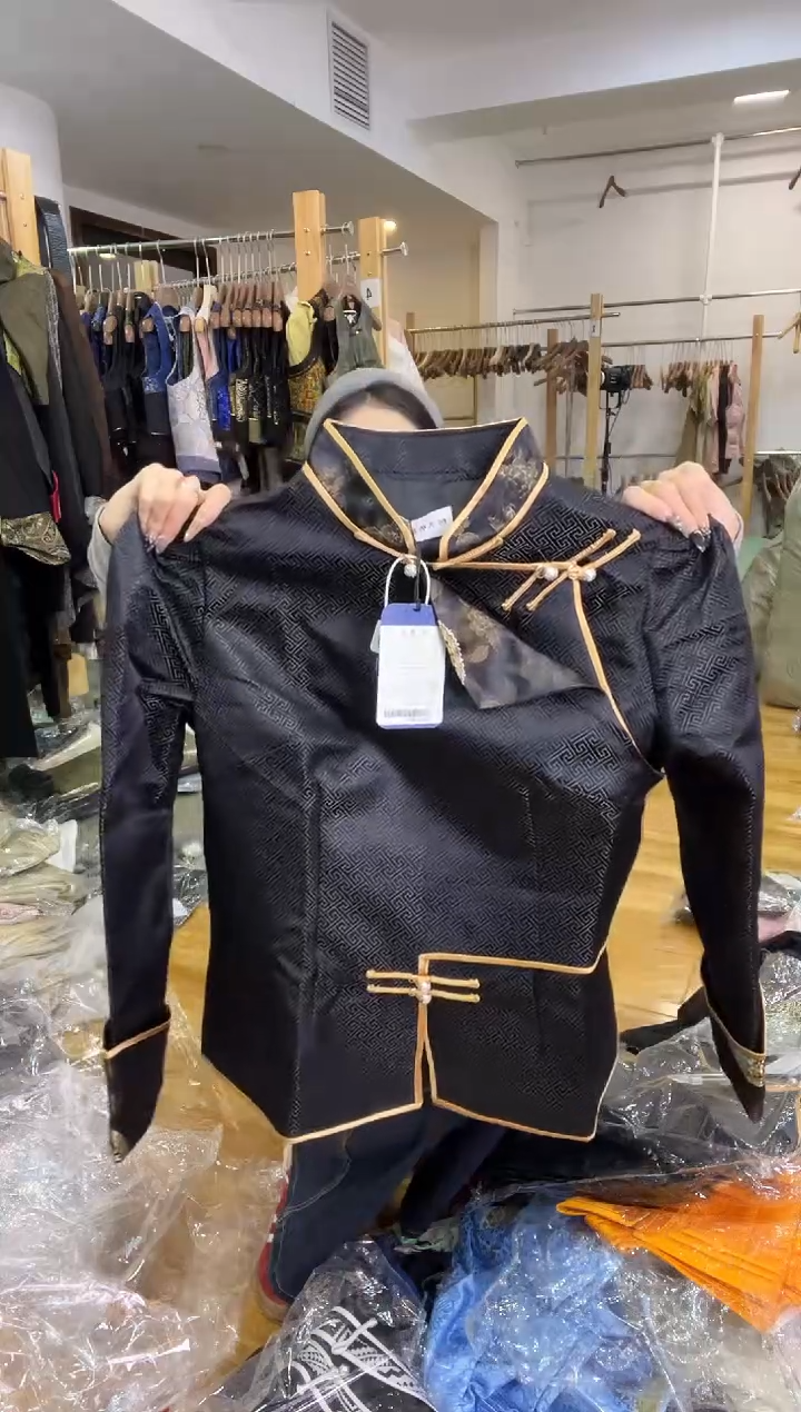 外套       2XL码    125-135斤